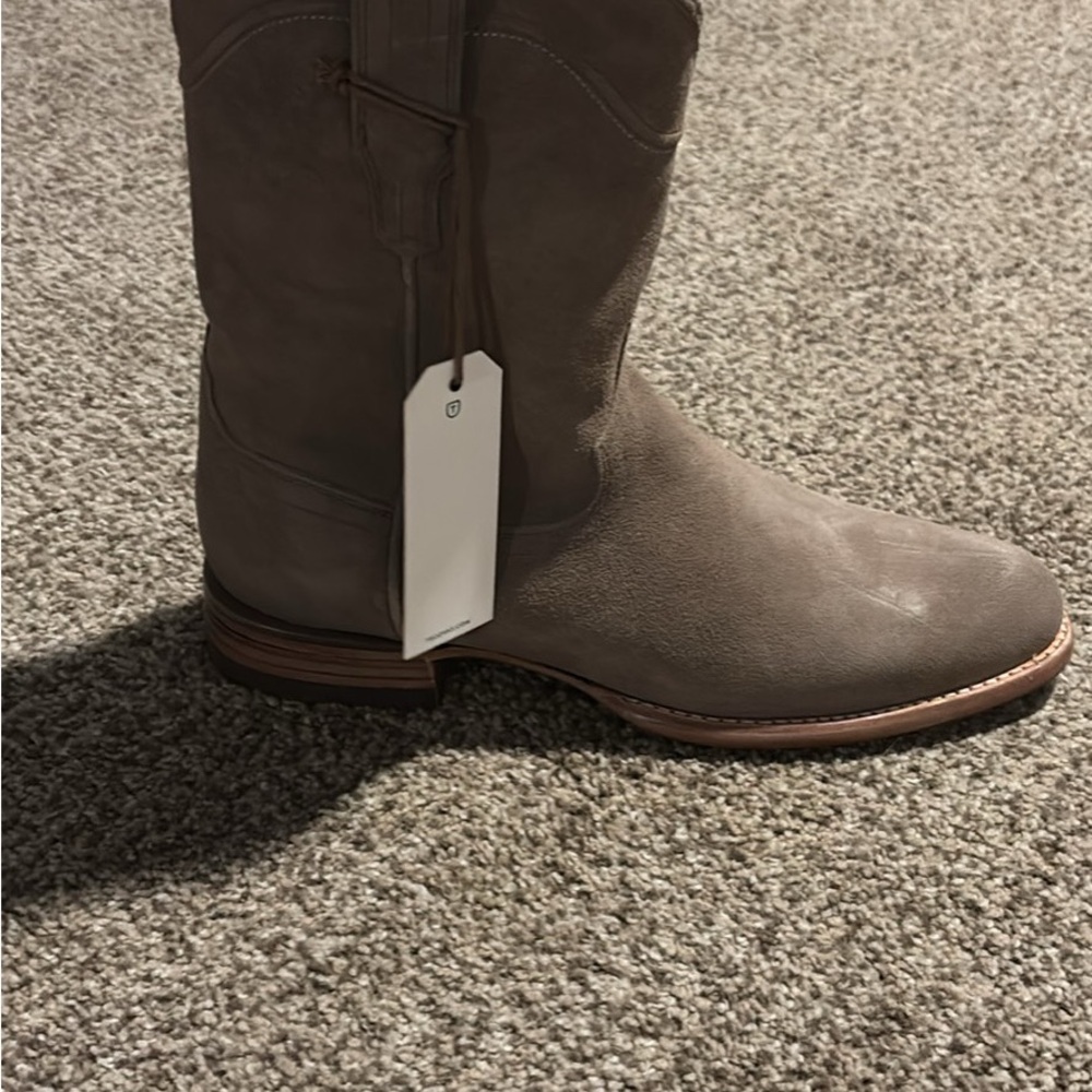 Stylish Tan Suede Boots